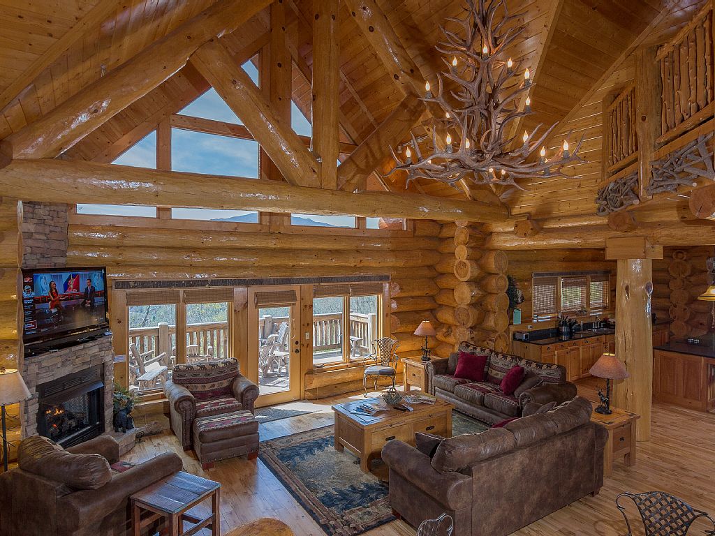 Gatlinburg, Tennessee Vacation Rental | Luxury 7 BR, Amazing Mountain