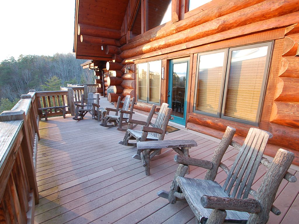 Gatlinburg, Tennessee Vacation Rental | Luxury 7 BR, Amazing Mountain