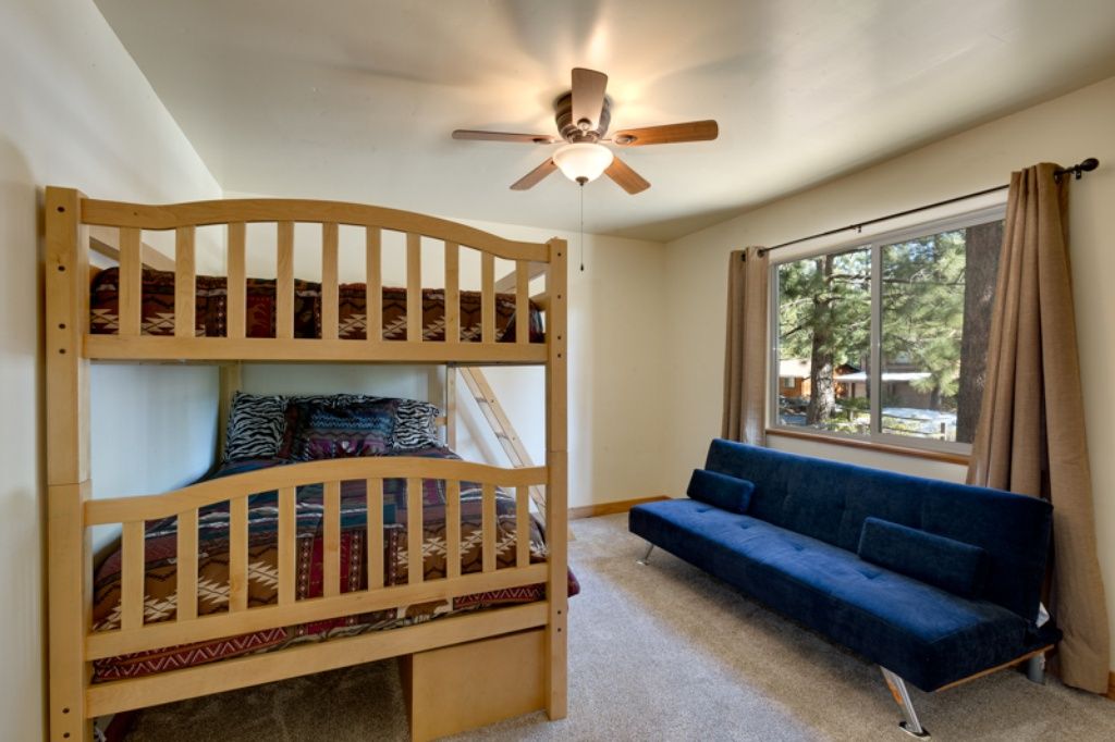 South Lake Tahoe, California Vacation Rental Recently Remodeled 5 Br