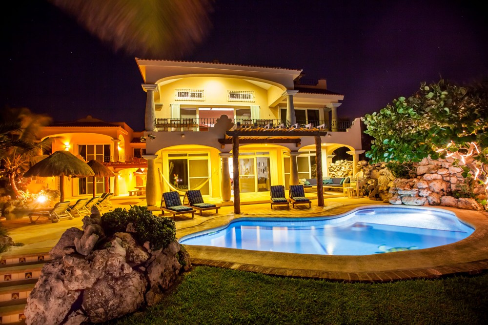 Tulum vacation rental with large oceangron villa with spectacular views
