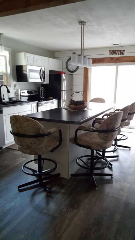 Merrillan vacation rental with Kitchen and Island