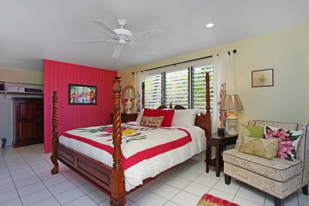 Kailua-Kona vacation rental with Orchid Suite King Size Bed