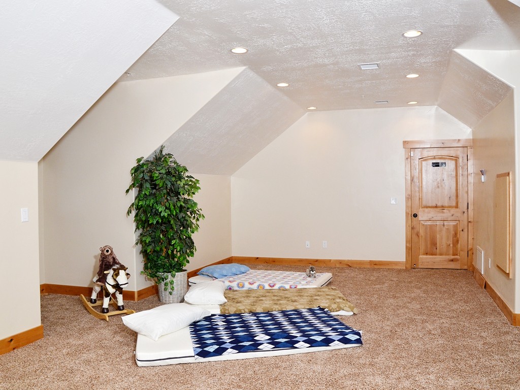 Coalville, Utah Vacation Rental Newly Constructed Lake View House In